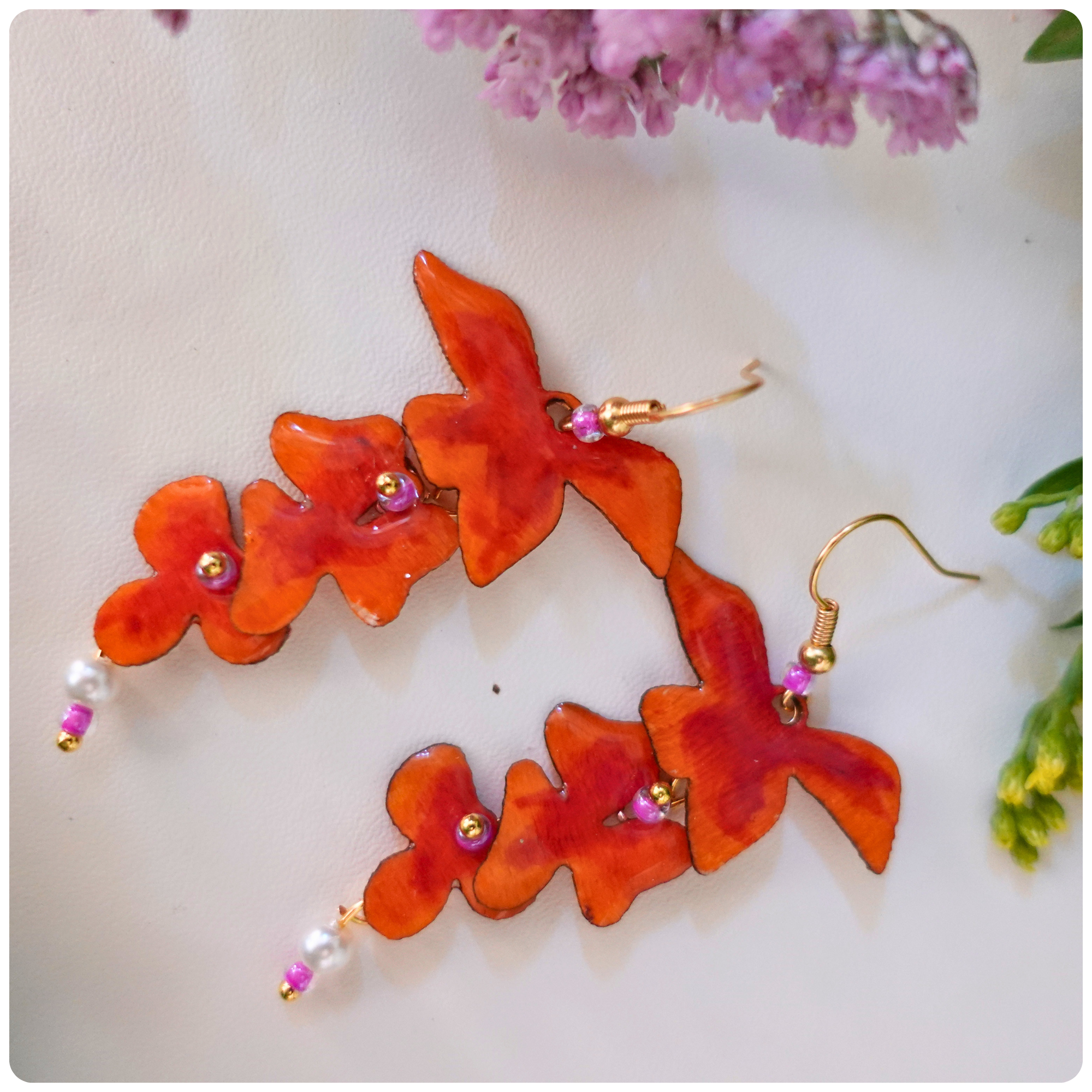 Boucles d'oreilles Orchidée en bois – Fleurs Orange en cascade