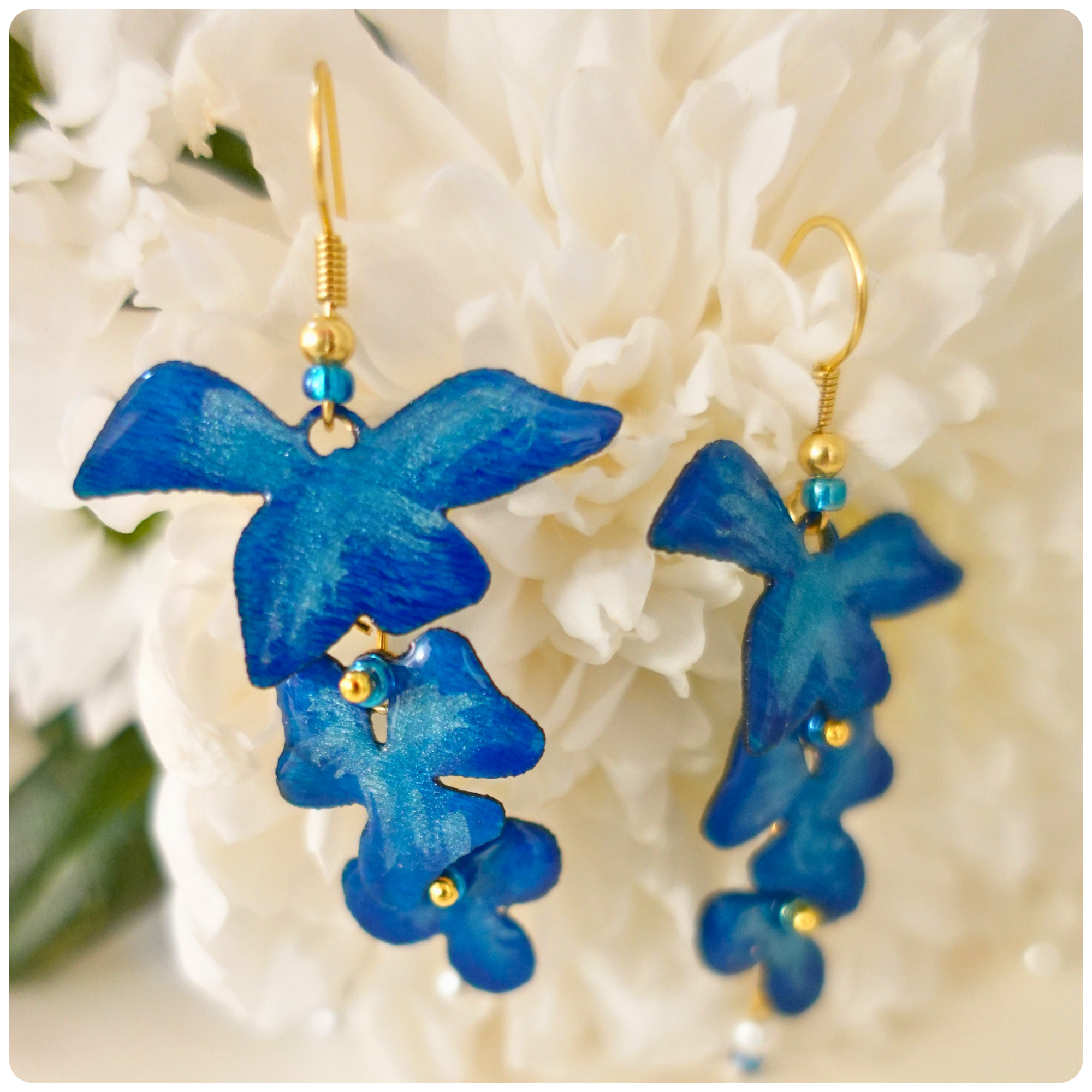 Boucles d'oreilles Orchidée en bois – Fleurs bleue en cascade