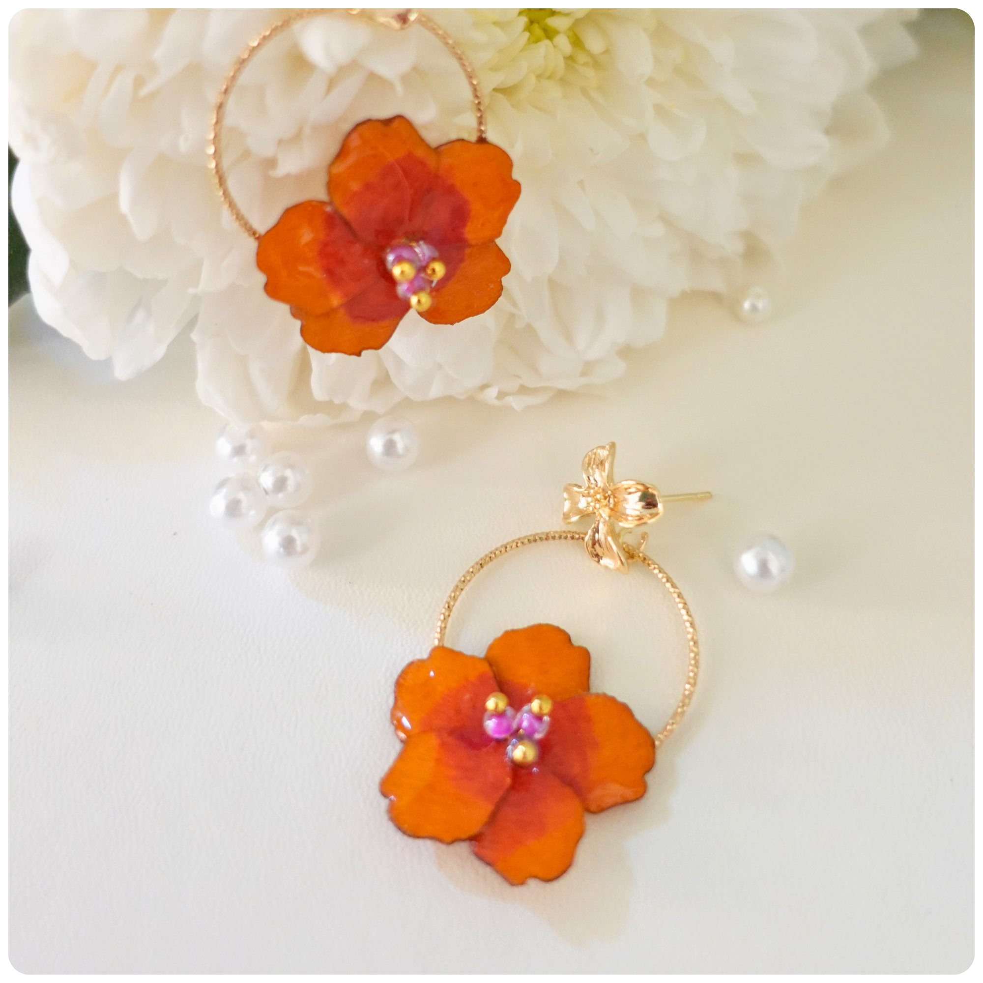 Boucles d'oreilles Sakura Orange sur anneau doré