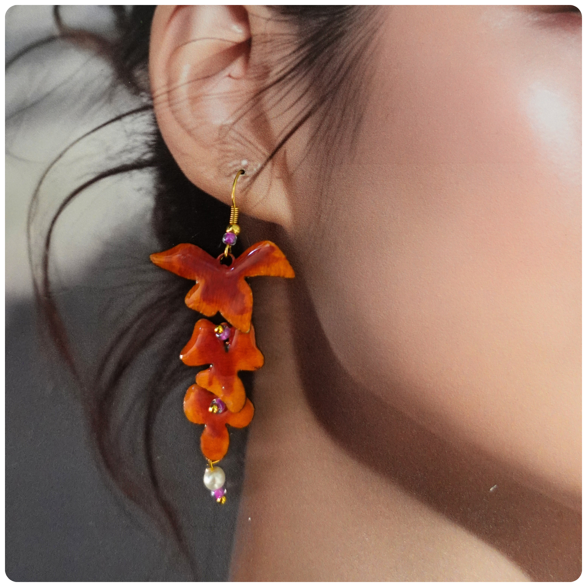 Boucles d'oreilles Orchidée en bois – Fleurs Orange en cascade