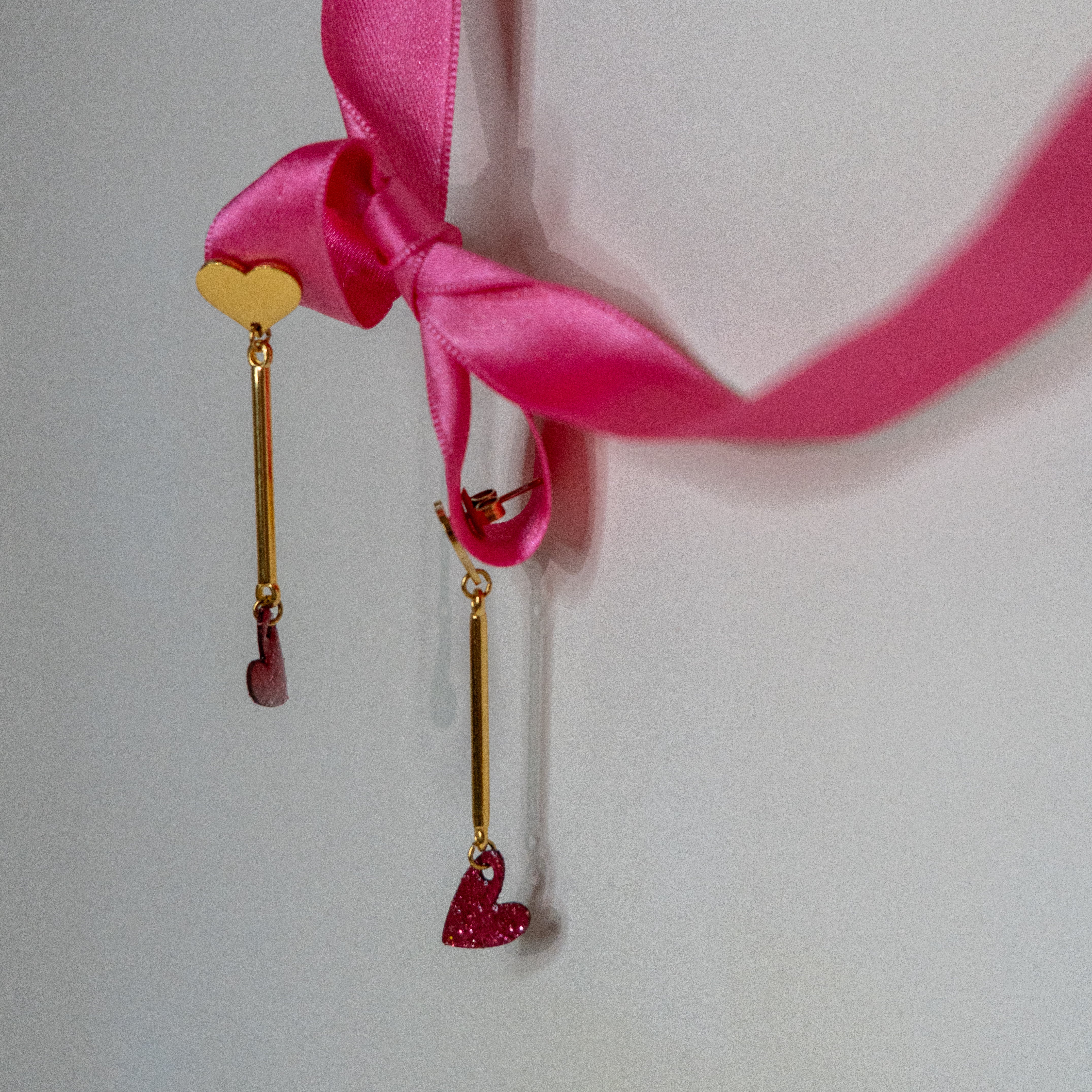 Boucles Roșie Rose à paillettes