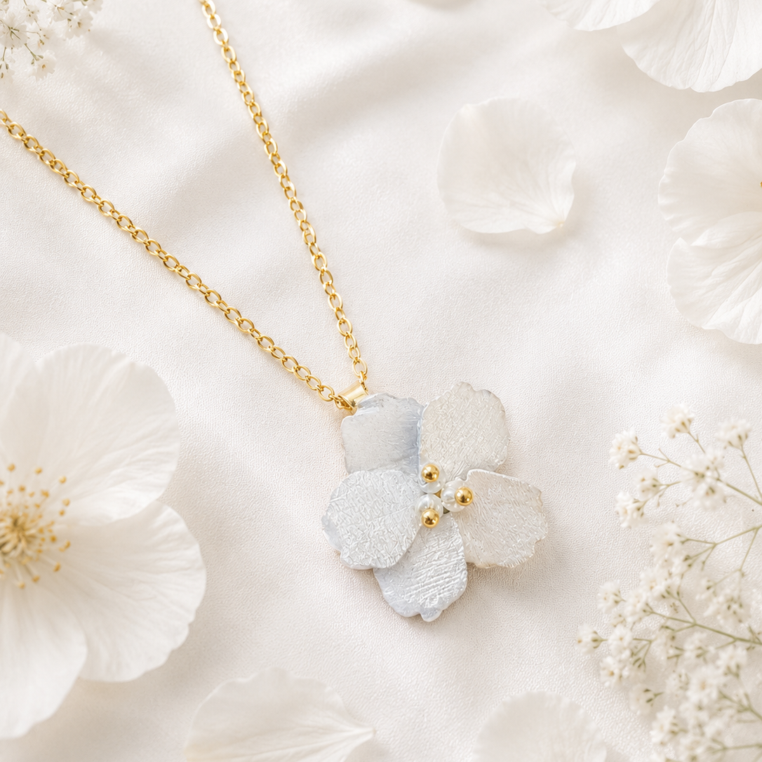 Collier Sakura en bois