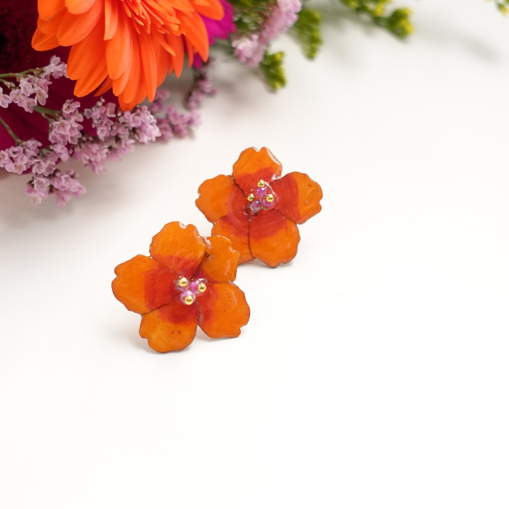 Boucles d'oreilles Orange Sakura en bois – Inspirées des fleurs de cerisier japonais