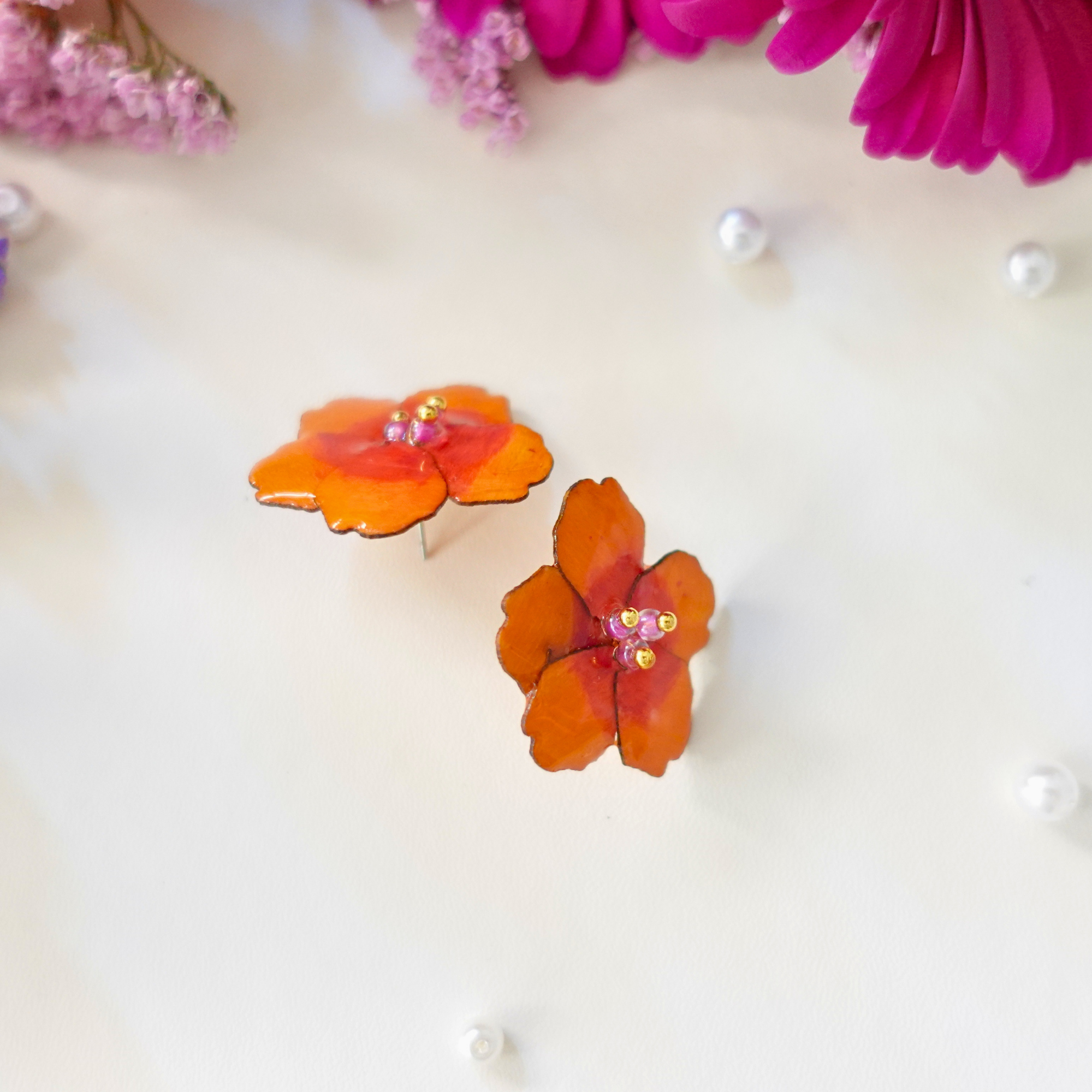 Boucles d'oreilles Orange Sakura en bois – Inspirées des fleurs de cerisier japonais