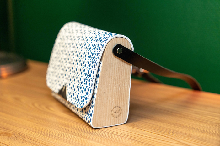 Sac en cuir et bois Blanc et Bleu